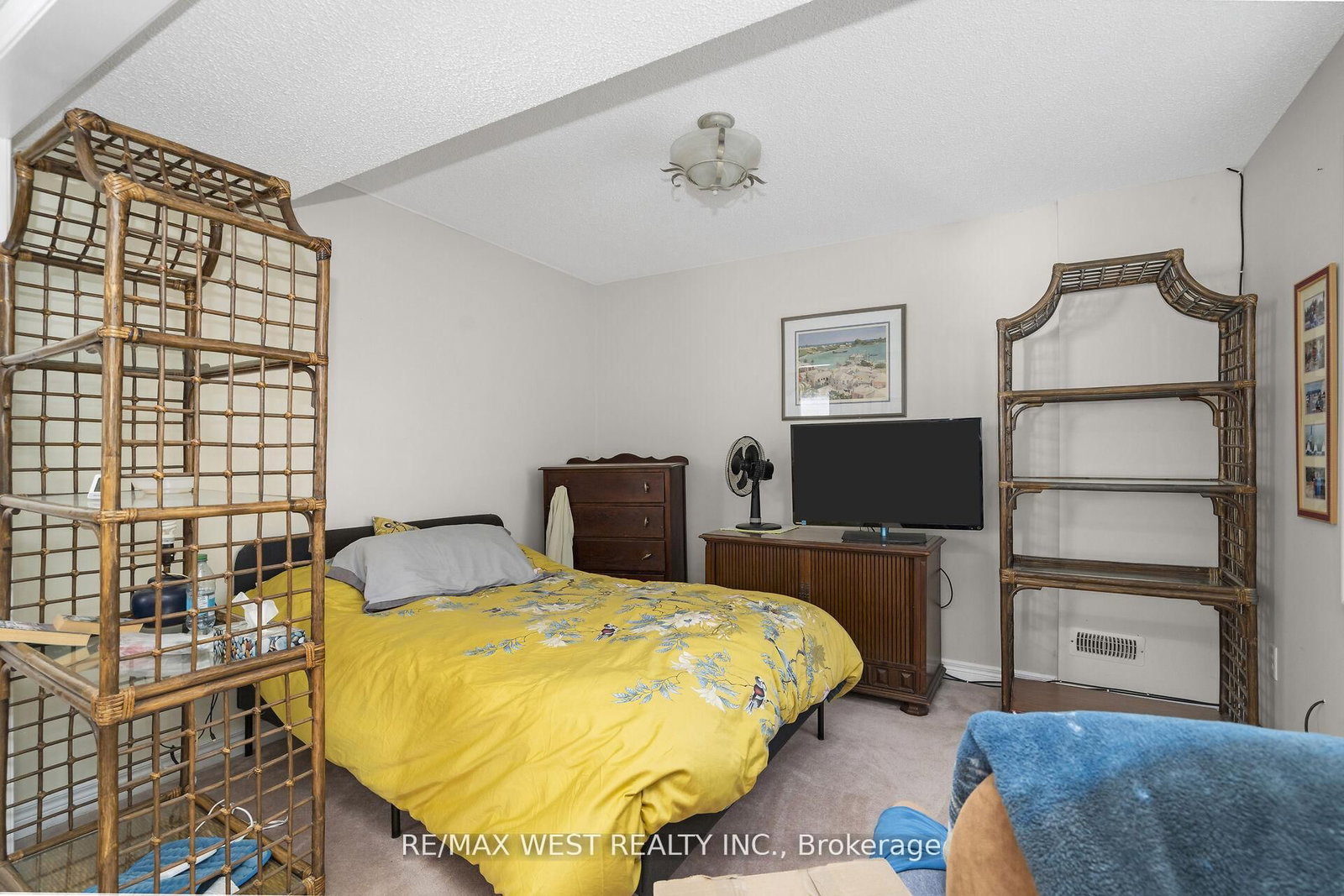 Detached House sold at 362 Avro Road, Vaughan, Ontario, L6A 3R4 - Maple - MLS: N12393553
