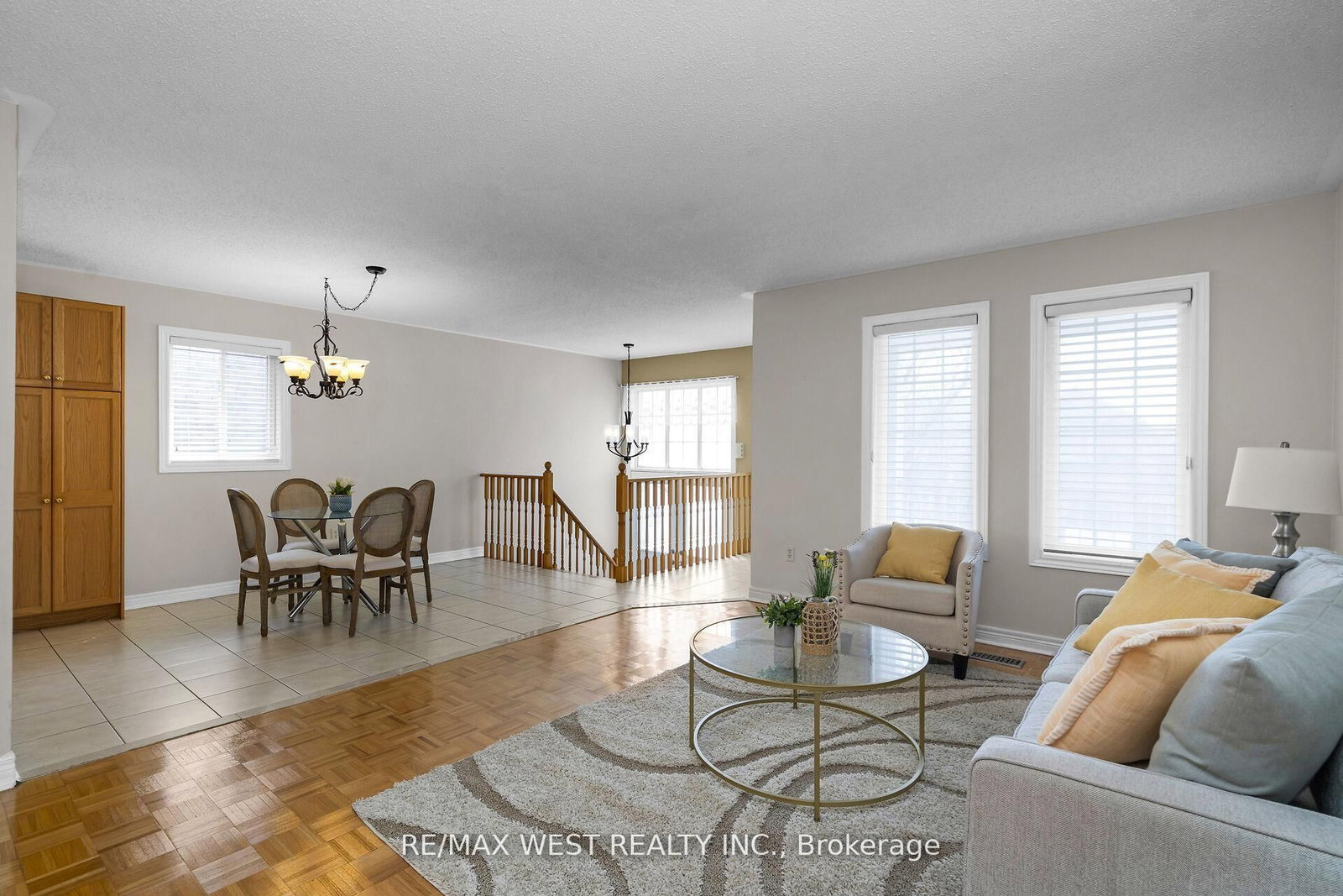 Detached House sold at 362 Avro Road, Vaughan, Ontario, L6A 3R4 - Maple - MLS: N12393553