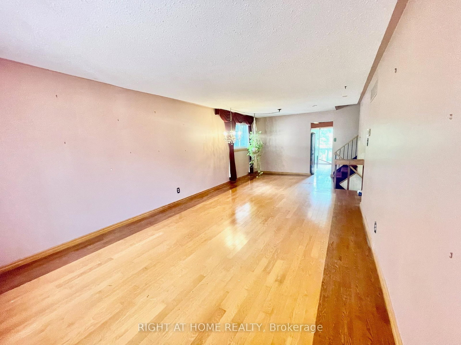 Detached House for sale at 23 Pomander Road, Markham, Ontario, L3R 1X5 - Unionville - MLS: N12394221