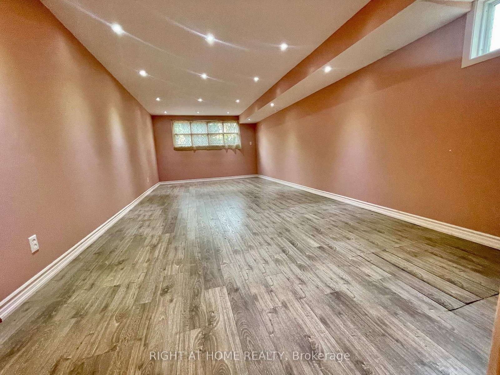 Detached House for sale at 23 Pomander Road, Markham, Ontario, L3R 1X5 - Unionville - MLS: N12394221