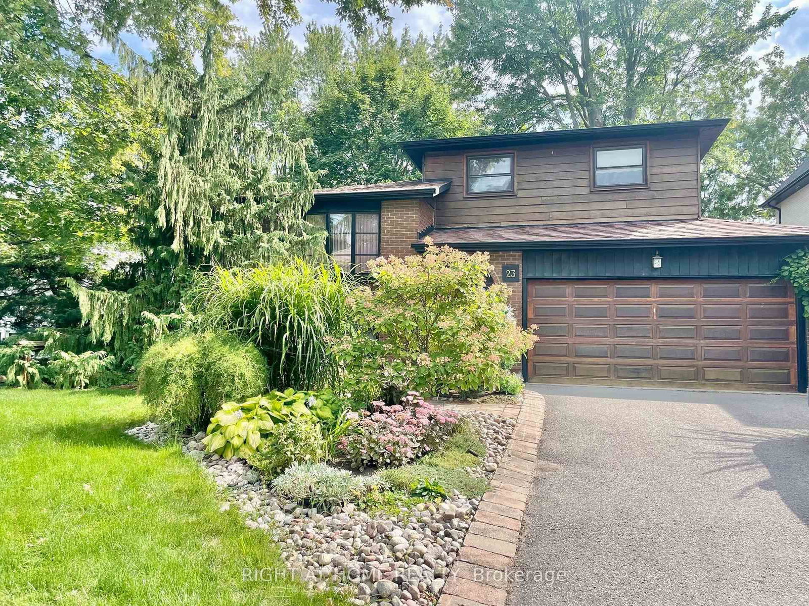 Detached House for sale at 23 Pomander Road, Markham, Ontario, L3R 1X5 - Unionville - MLS: N12394221