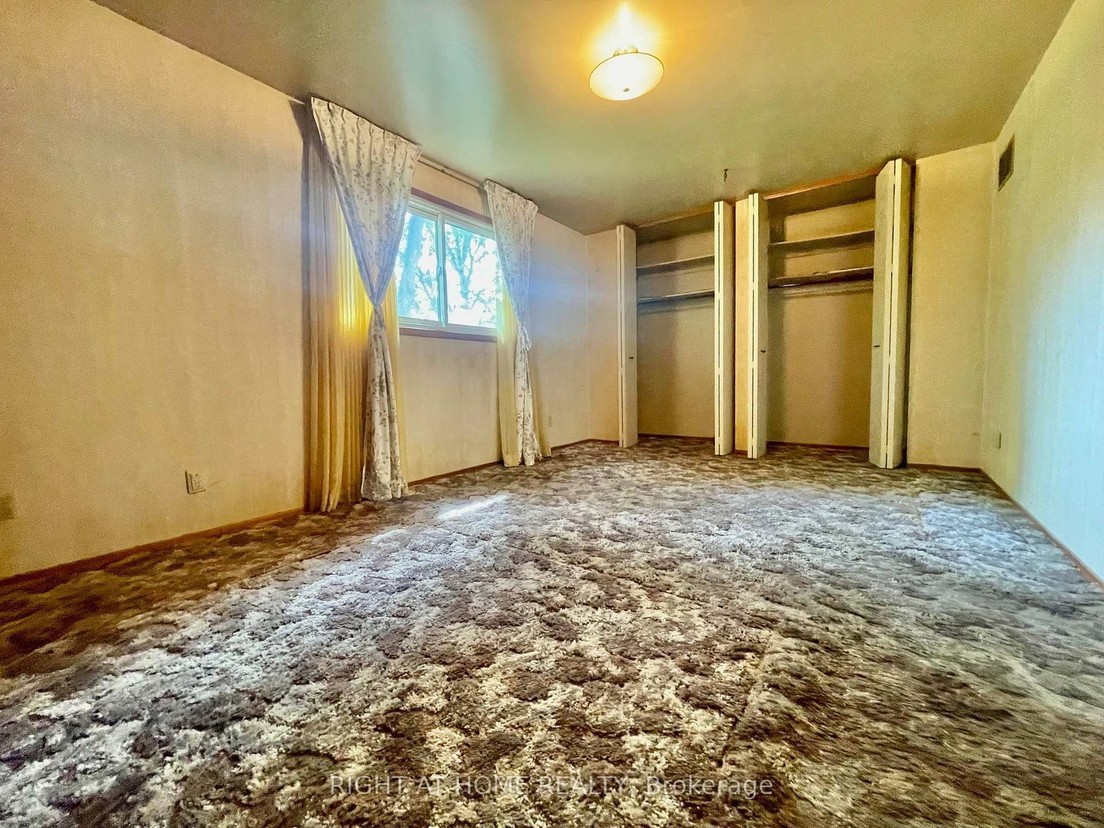 Detached House for sale at 23 Pomander Road, Markham, Ontario, L3R 1X5 - Unionville - MLS: N12394221