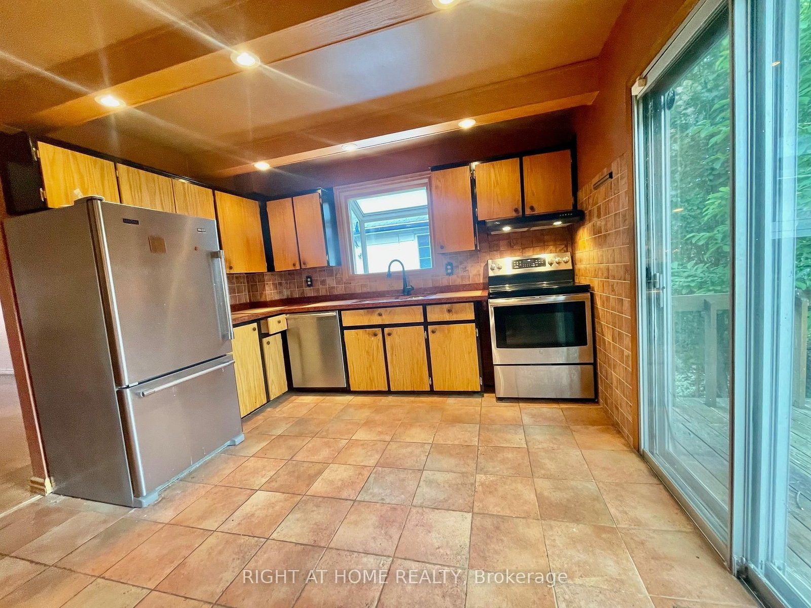 Detached House for sale at 23 Pomander Road, Markham, Ontario, L3R 1X5 - Unionville - MLS: N12394221