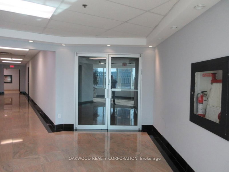 TB 300 - 8000 Jane St, Vaughan, L4K 5B8 | Image 2