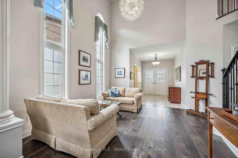 3 Lorwood Crt, Richmond Hill, L4E 3W3 | Image 3