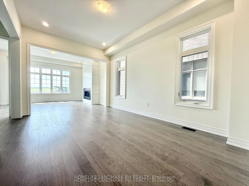 186 Leslie Richards St, Markham, L6C 3N3 | Image 2