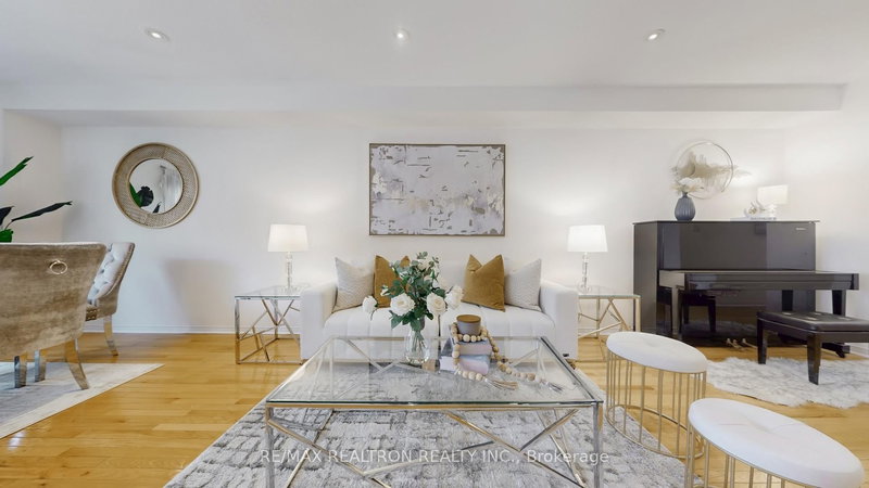 70 Maffey Cres, Richmond Hill, L4S 0A7 | Image 3