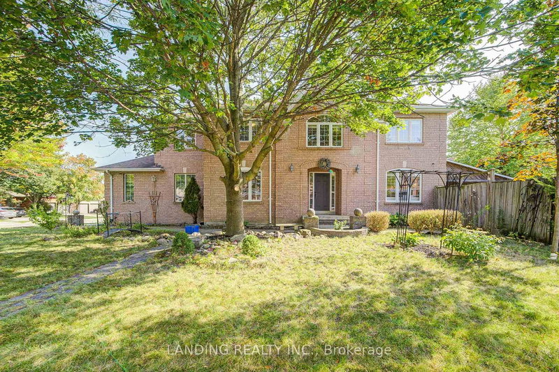 483 Menczel Cres, Newmarket, L3X 2P6 | Image 3