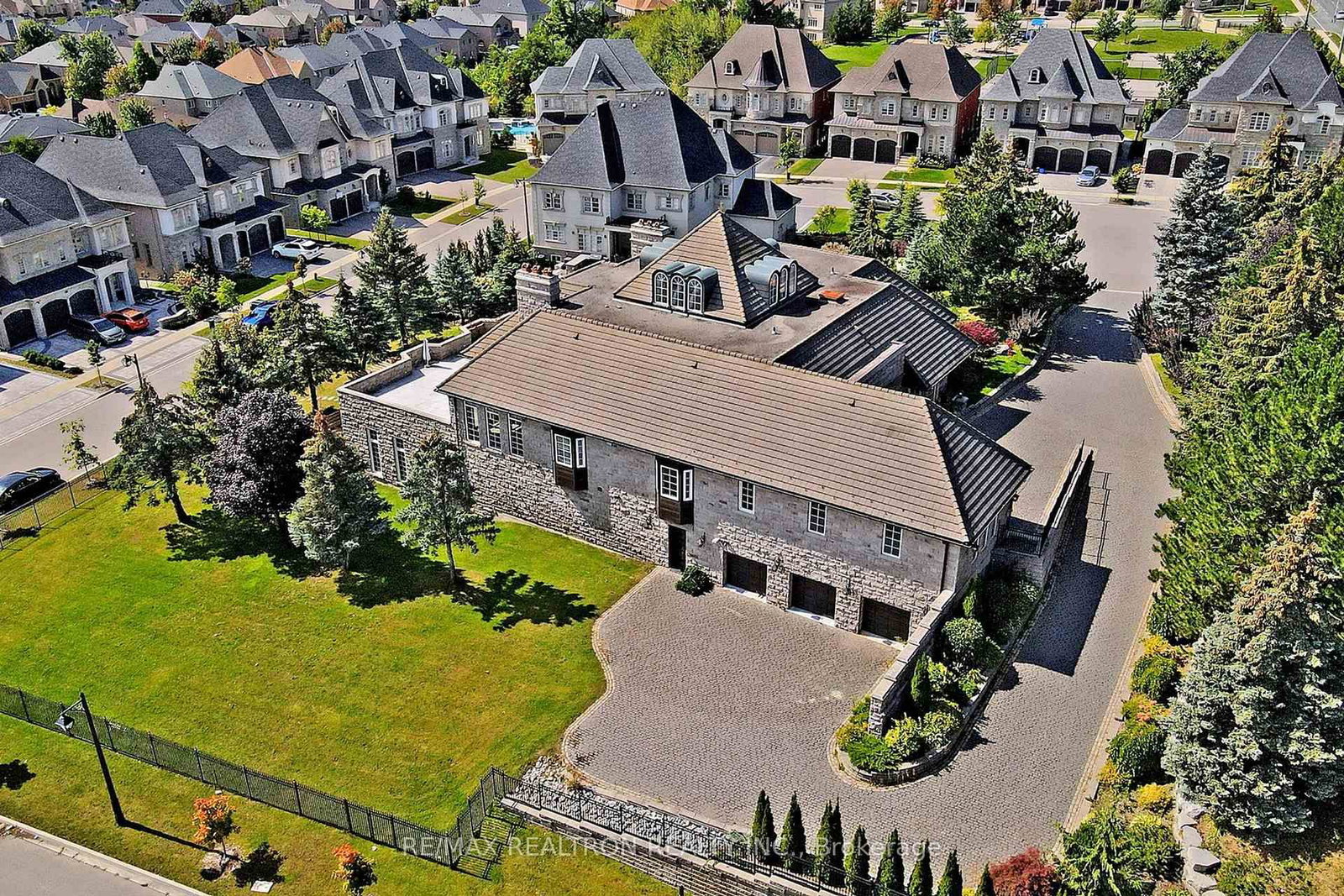 16 Finesse Court - Photo 43