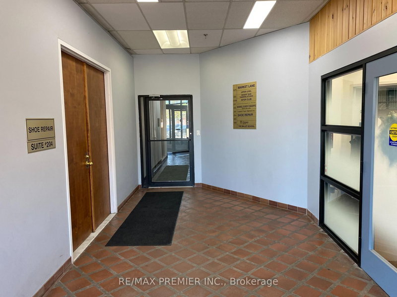 DU250 - 140 Woodbridge Ave, Vaughan, L4L 4K9 | Image 2