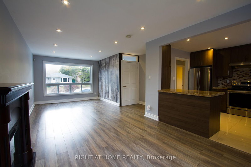 Main - 40 Foreht Cres, Aurora, L4G 3E8 | Image 3