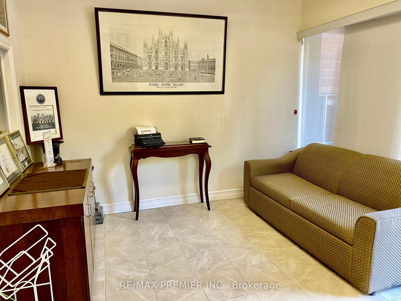 Au 8 & 9 - 140 Woodbridge Ave, Vaughan, L4L 4K9 | Image 2