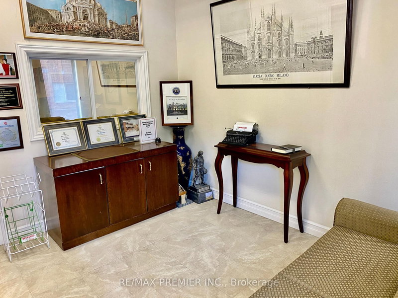 Au 8 & 9 - 140 Woodbridge Ave, Vaughan, L4L 4K9 | Image 3