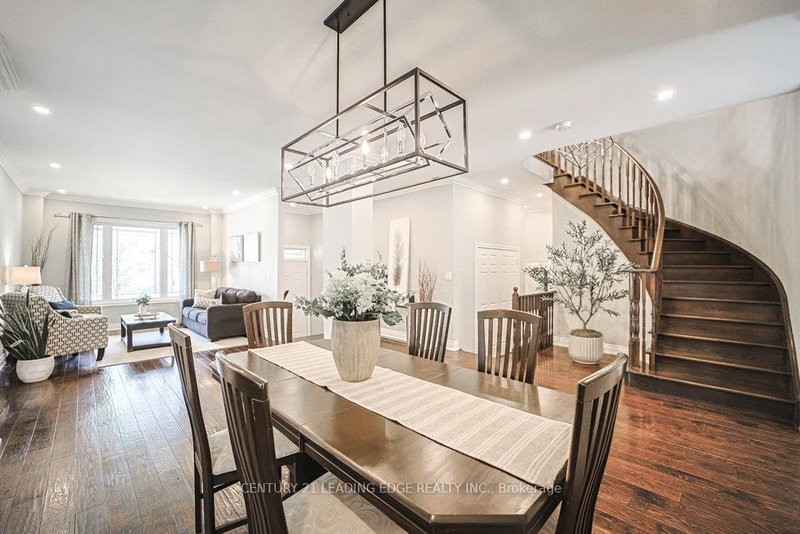 204 Ivy Jay Cres, Aurora, L4G 0E9 | Image 3