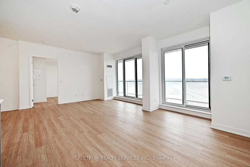 1027 - 2 David Eyer Rd, Richmond Hill, L4S 0N6 | Image 2