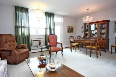 503 - 67 Richmond St, Richmond Hill, L4C3Y3 | Image 3