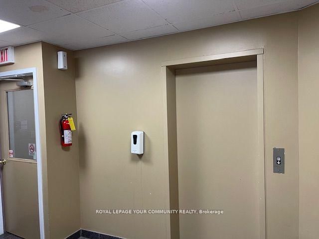 301 - 107 Holland St E, Bradford West Gwillimbury, L9N 1C3 | Image 3