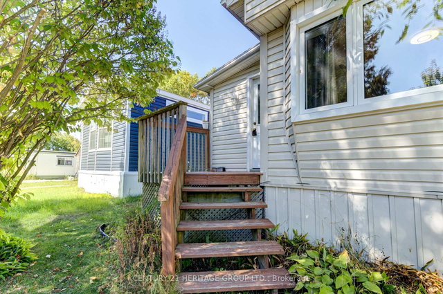 42 Shamrock Crescent