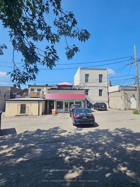 A - 15231 Yonge St, Aurora, L4G 1L8 | Image 2