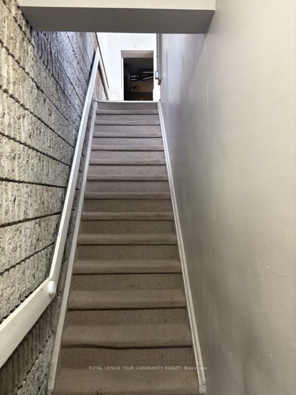 A - 15231 Yonge St, Aurora, L4G 1L8 | Image 3