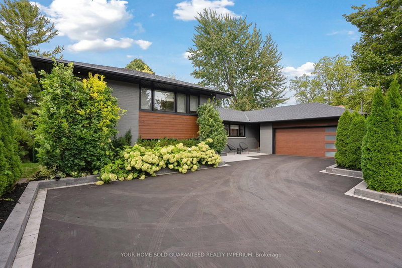 48 Royal Rd, Aurora, L4G 1A9 | Image 2
