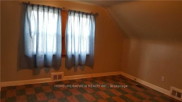 66 Roxborough Road • Newmarket, ON photo 14