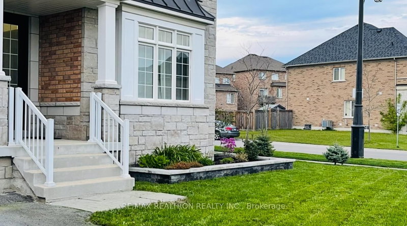 16 Vivian creek Rd, East Gwillimbury, L0G 1M0 | Image 3