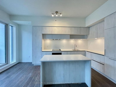 Unit 924 — 2 Steckley House Lane — photo 4