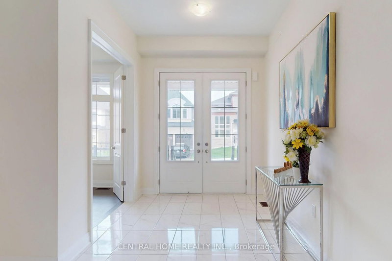 27 Upbound Crt, East Gwillimbury, L9N 0E5 | Image 3