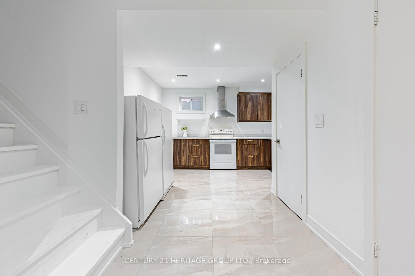 Detached House for sale at 16 Wainwright Avenue, Richmond Hill, Ontario, L4C 5R5 - North Richvale - MLS: N12424089