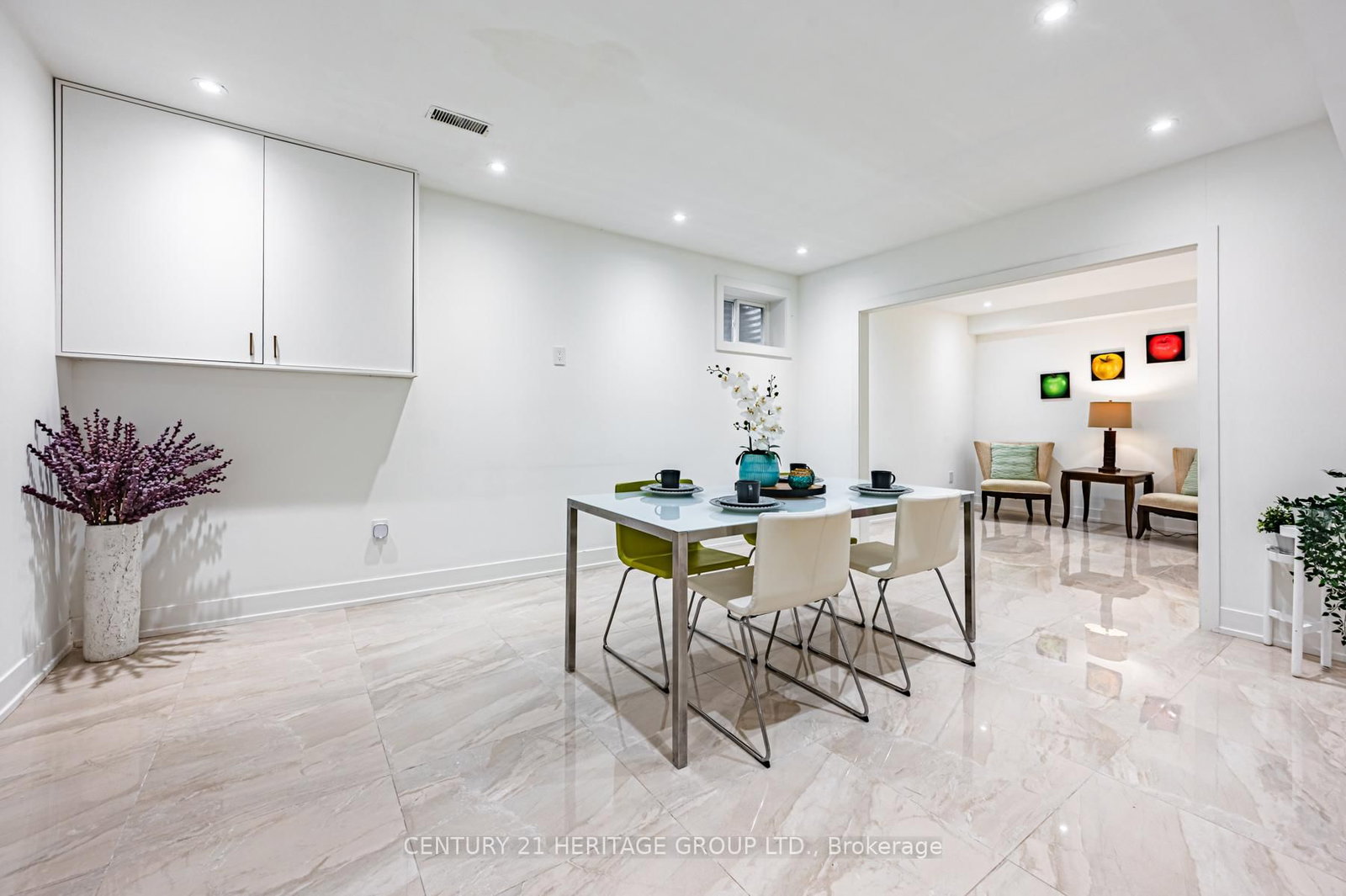 Detached House for sale at 16 Wainwright Avenue, Richmond Hill, Ontario, L4C 5R5 - North Richvale - MLS: N12424089