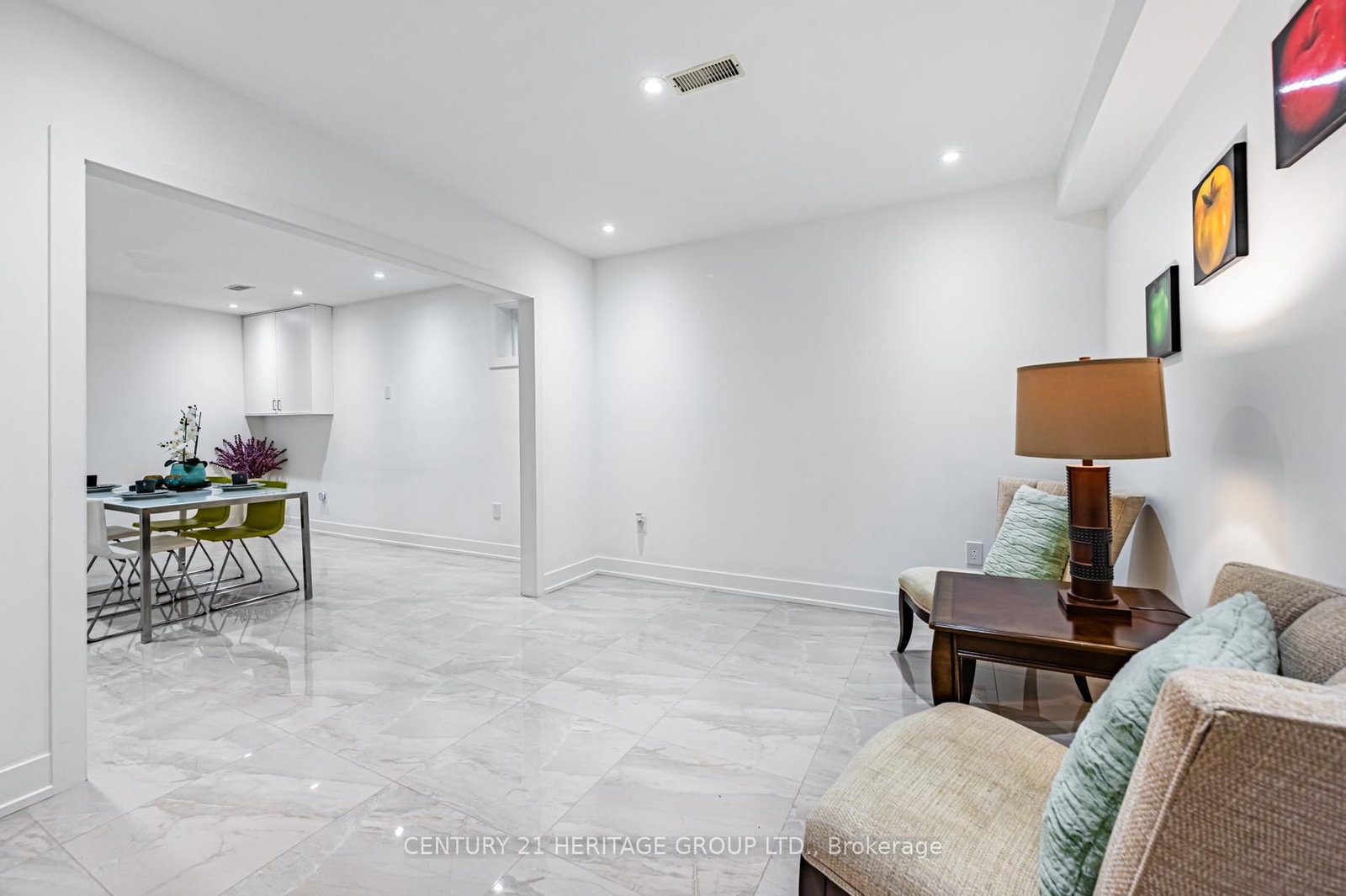 Detached House for sale at 16 Wainwright Avenue, Richmond Hill, Ontario, L4C 5R5 - North Richvale - MLS: N12424089