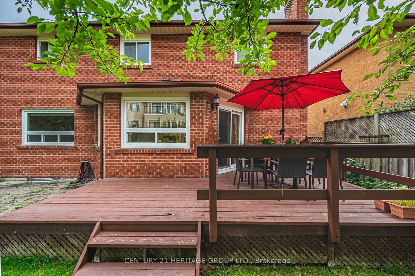 Detached House for sale at 16 Wainwright Avenue, Richmond Hill, Ontario, L4C 5R5 - North Richvale - MLS: N12424089