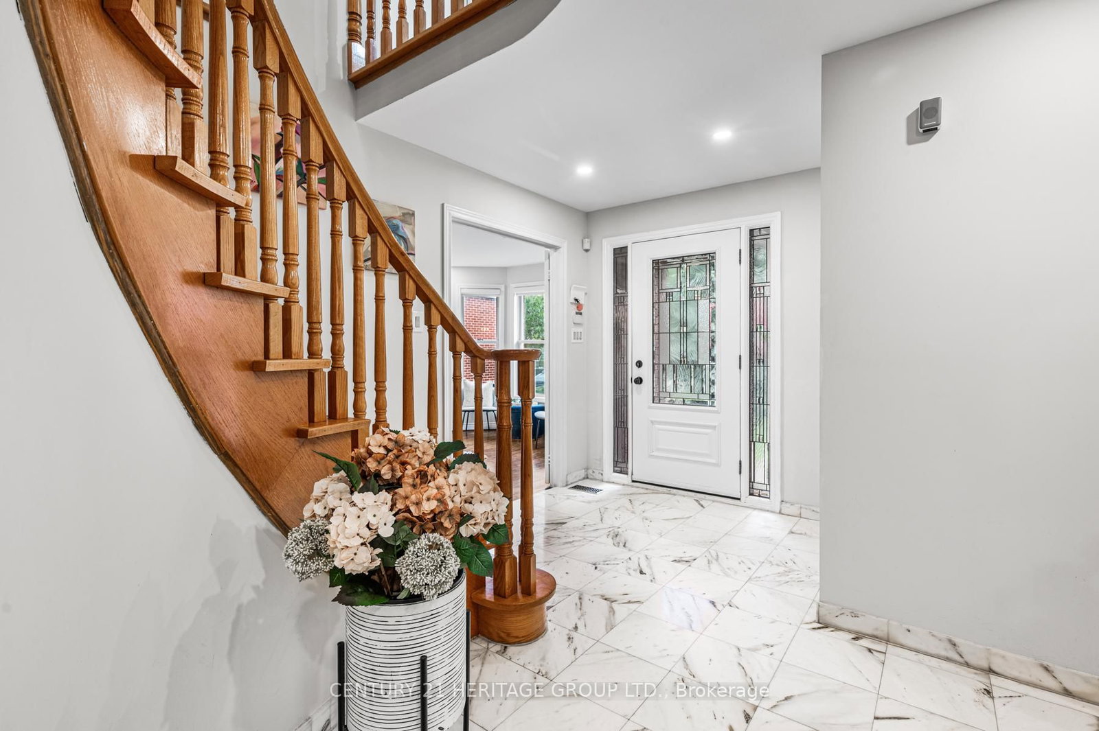 Detached House for sale at 16 Wainwright Avenue, Richmond Hill, Ontario, L4C 5R5 - North Richvale - MLS: N12424089