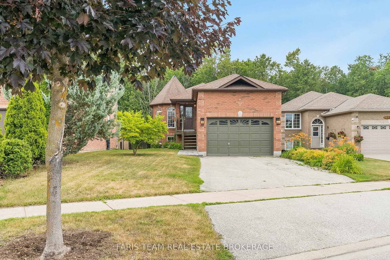 1006 Leslie Dr, Innisfil, L9S 2B2 | Image 2