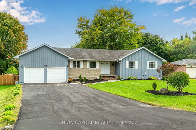 35 Jonathan St, Uxbridge, L9P 1B7 | Image 2