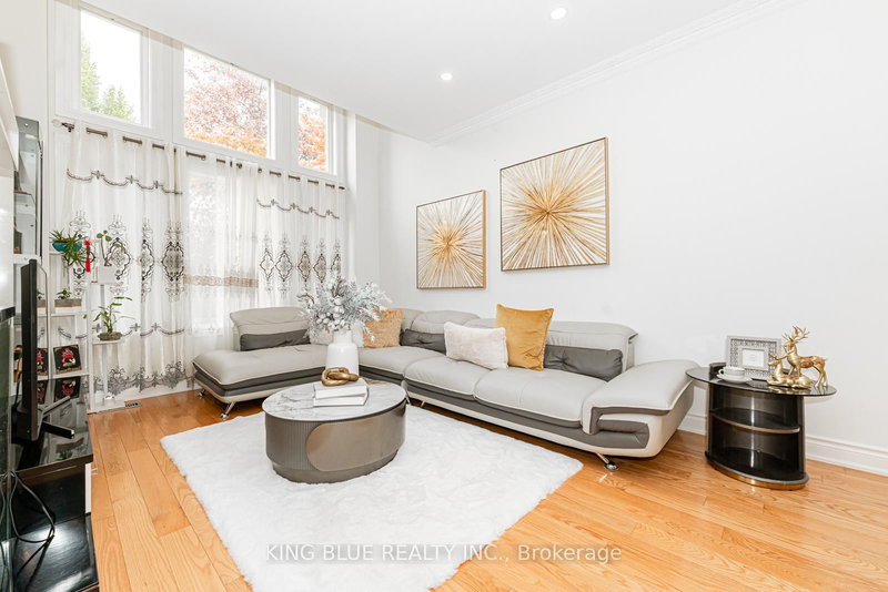 71 Plum Tree Circ, Markham, L6C 1V9 | Image 2