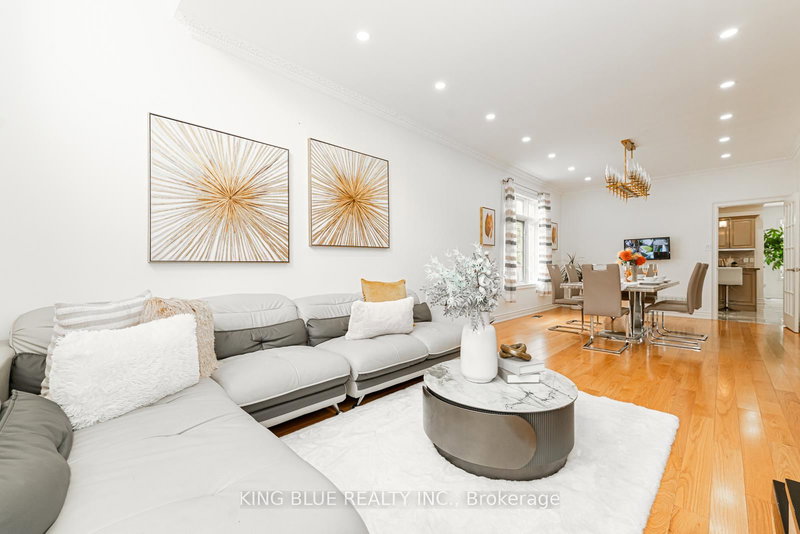 71 Plum Tree Circ, Markham, L6C 1V9 | Image 3