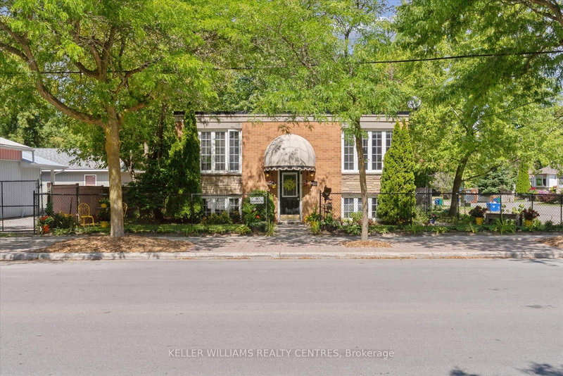 home for lease on 104-948 Lake Drive E