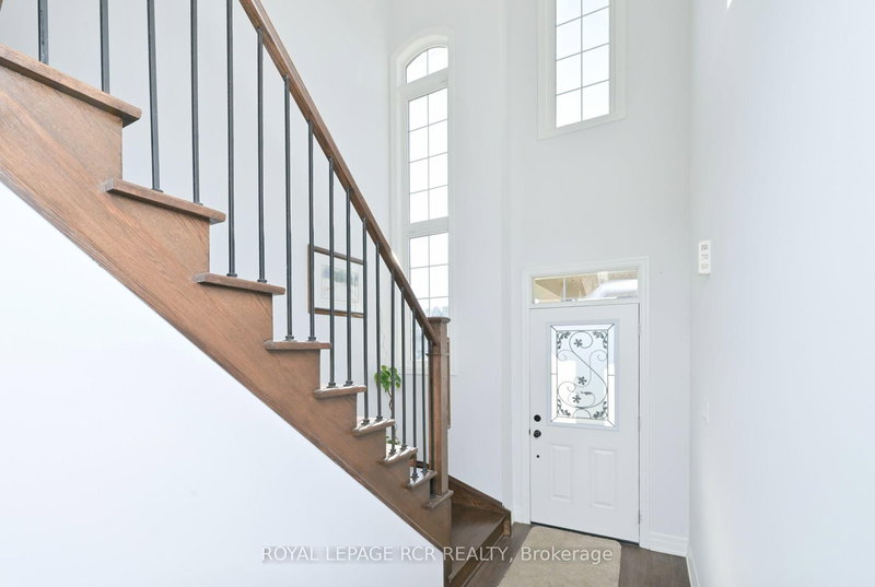 96 Wood Cres, Essa, L0M 1B5 | Image 2