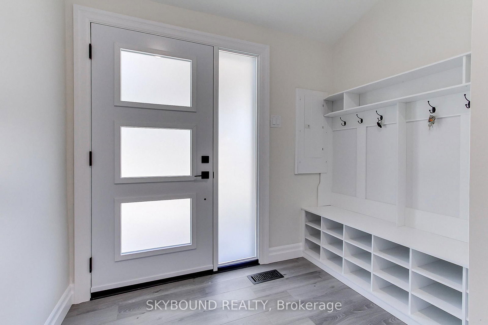 Listing Image 6