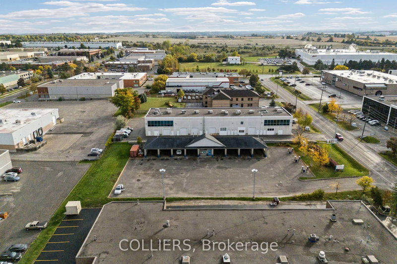 1185 Stellar Dr, Newmarket, L3Y 7B8 | Image 2