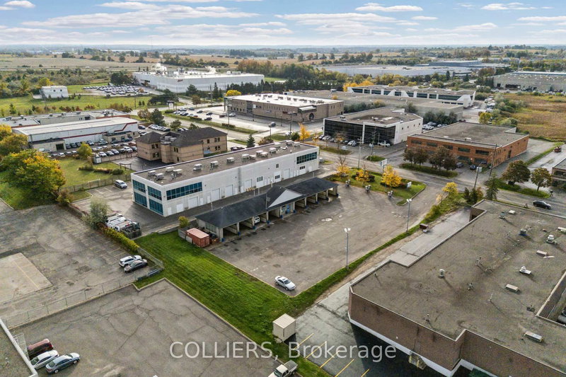 1185 Stellar Dr, Newmarket, L3Y 7B8 | Image 3