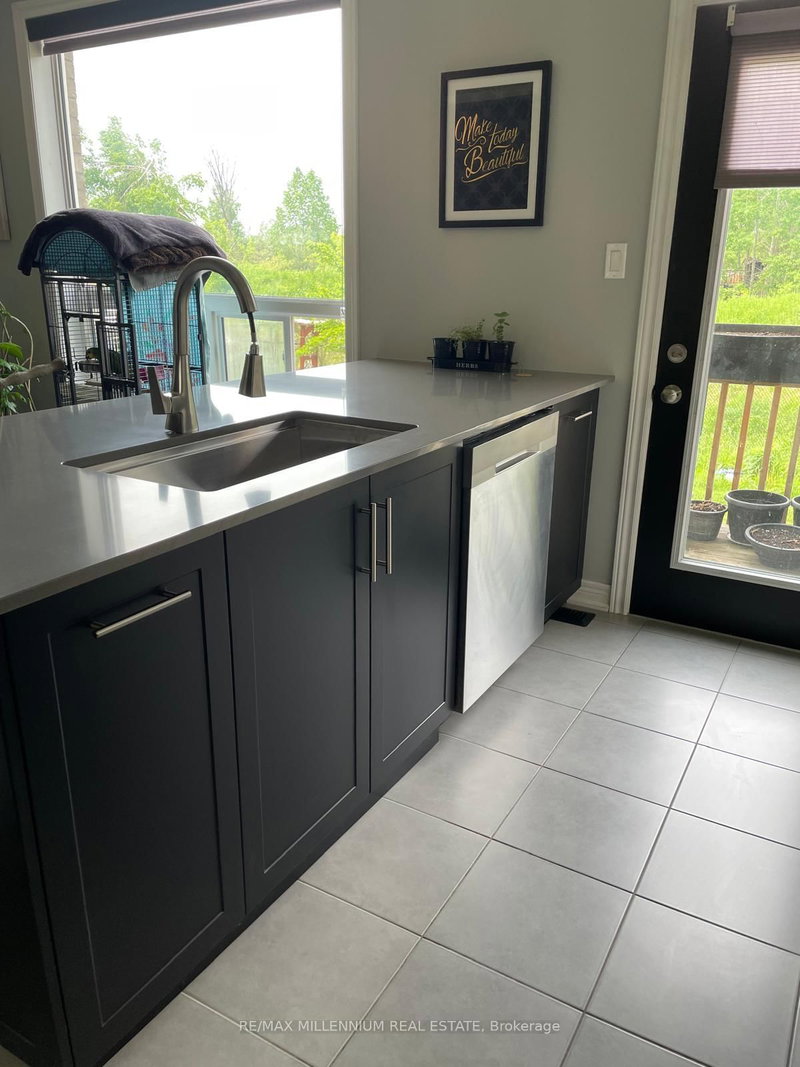 89/BARNETT - 82 Lampkin St W, Georgina, L0E 1R0 | Image 3