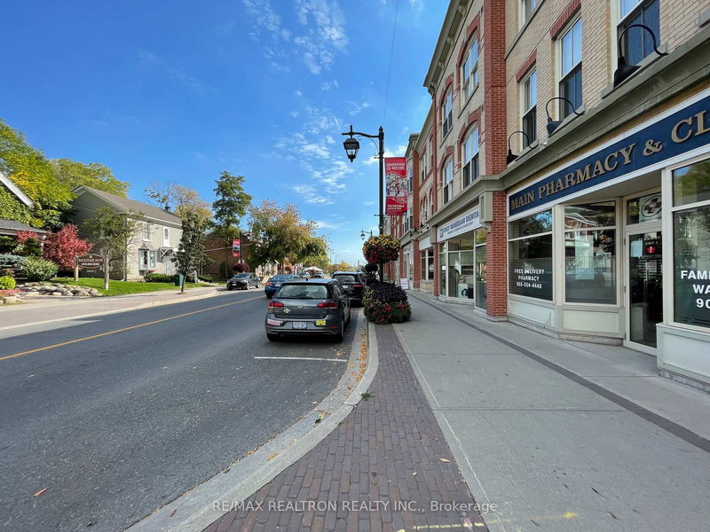 76 Main St N, Markham, L3R 2E7 | Image 2
