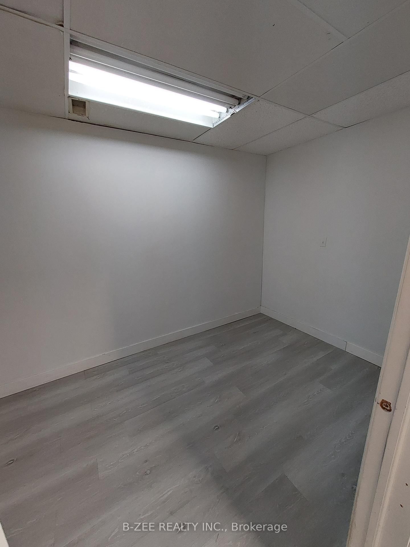 9300 Keele Street, Unit 3 - Photo 2