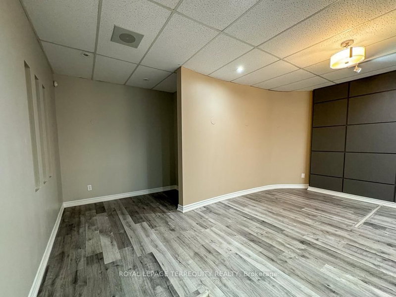 201 - 5402 Main St, Whitchurch-Stouffville, L4A 1H3 | Image 3