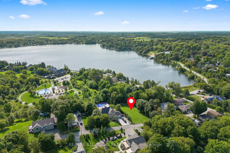 12 Churchill Dr S, Whitchurch-Stouffville, L4A 7X3 | Image 2