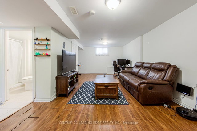 Walkout Basement - 45 Wales Avenue