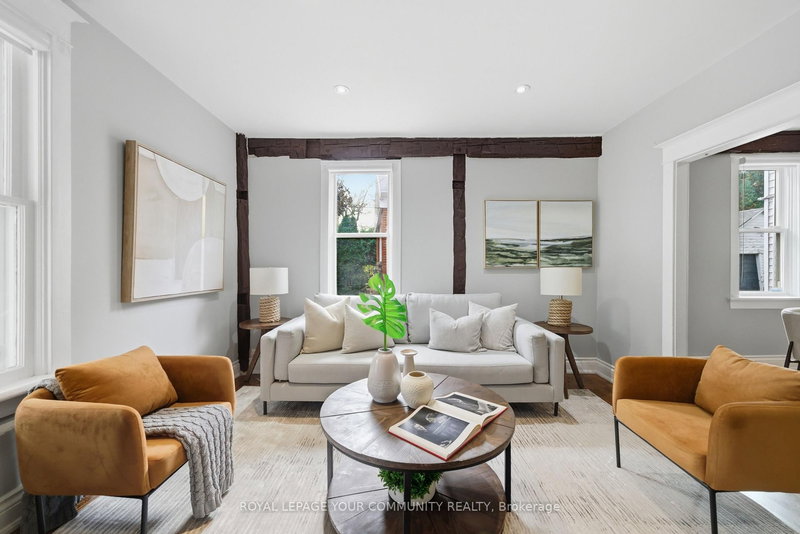 30 Elizabeth St S, Richmond Hill, L4C 3V4 | Image 3